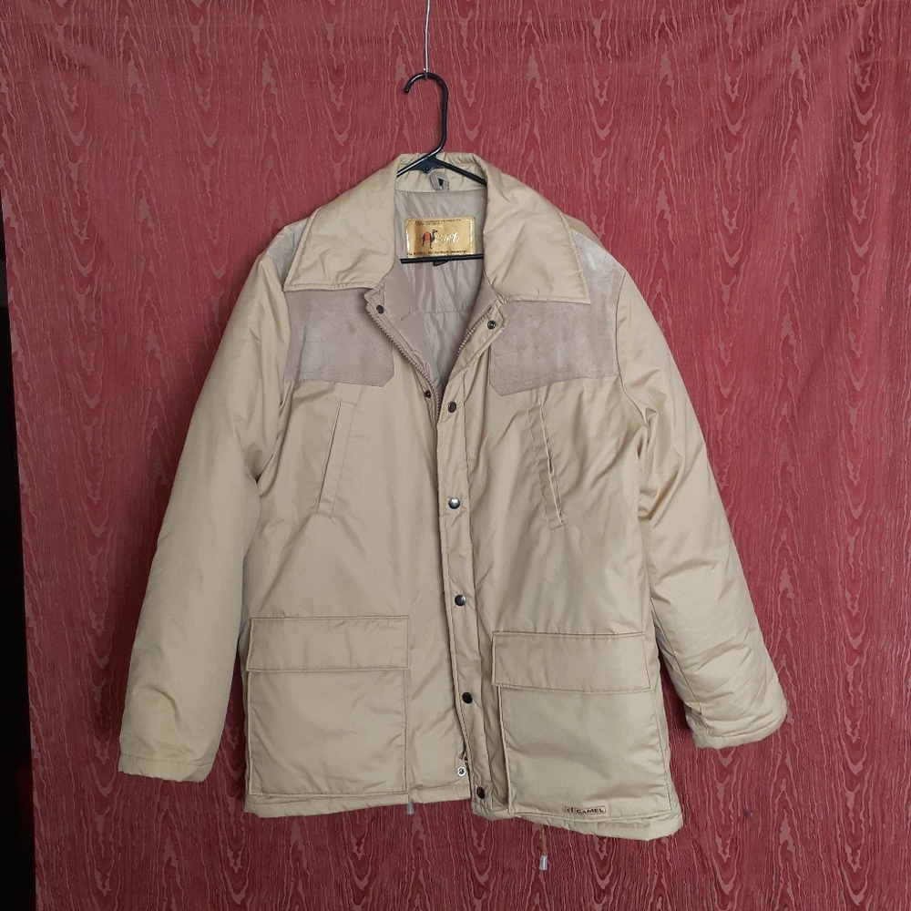 MEN'S CAMEL MEN'S COAT SIZE M